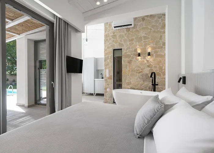 Astrum Luxury Apart-hotel 4*