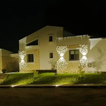 Ξενοδοχείο με διαμερίσματα Astrum Luxury