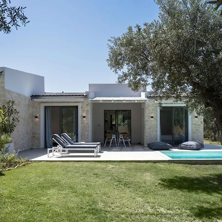 Ξενοδοχείο με διαμερίσματα Astrum Luxury 4*