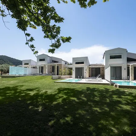 Astrum Luxury Ξενοδοχείο με διαμερίσματα Βουρβουρού