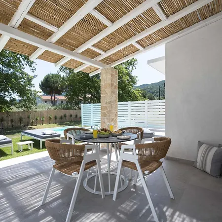 Astrum Luxury Ξενοδοχείο με διαμερίσματα 4*