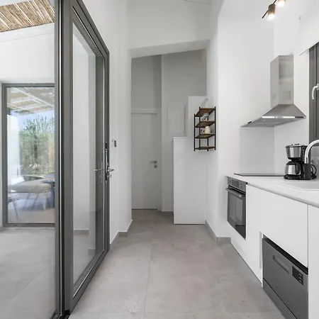 Ξενοδοχείο με διαμερίσματα Astrum Luxury